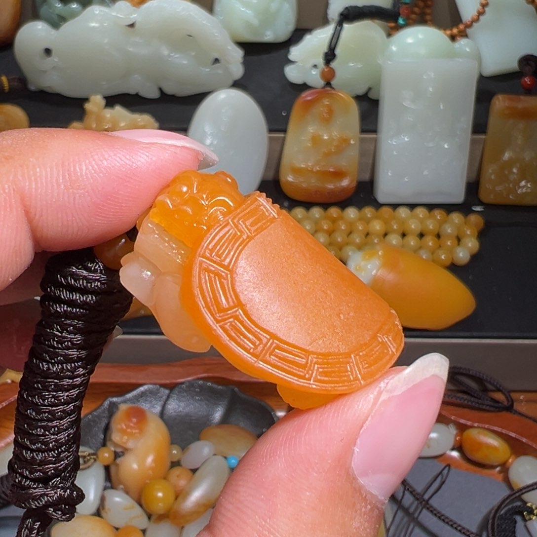 和田玉颈饰未镶嵌七*