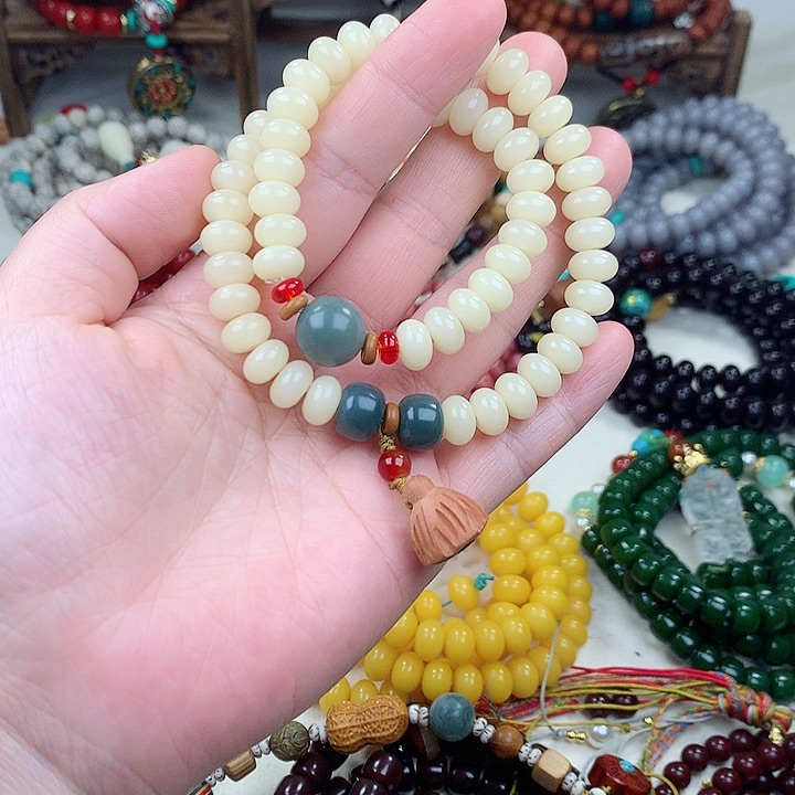 白玉菩提吊坠菩提