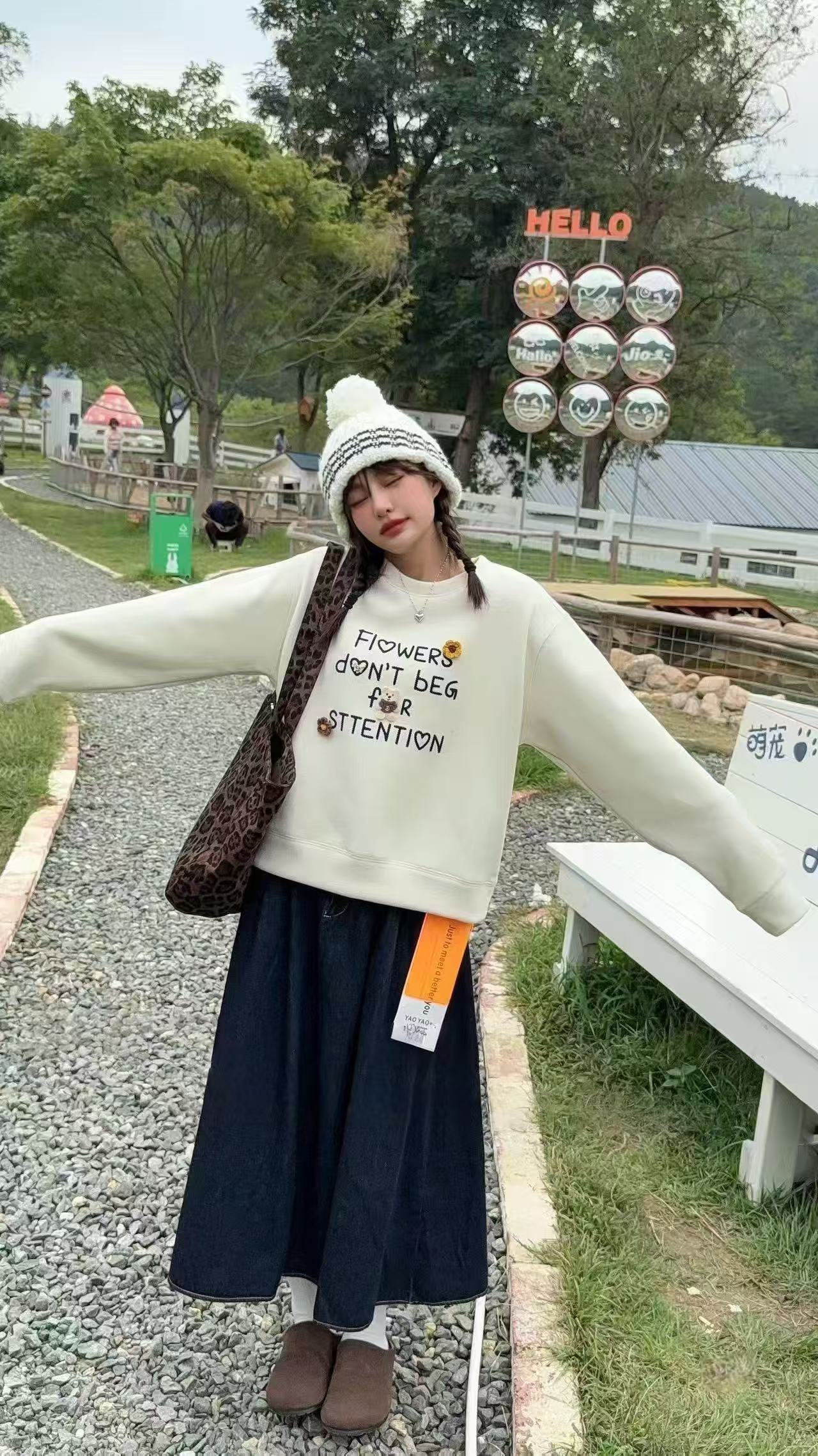 圆领发泡印花字母冬季长袖宽松百搭韩版卫衣加绒