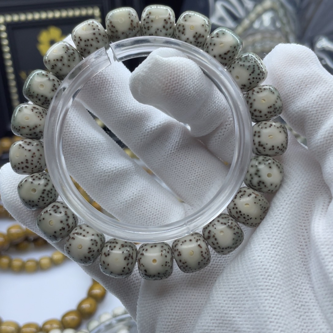 星月菩提吊坠11✖️10绿包白大眼睛     A4