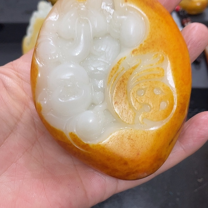 东***起和田玉（糖玉）未镶嵌挂件