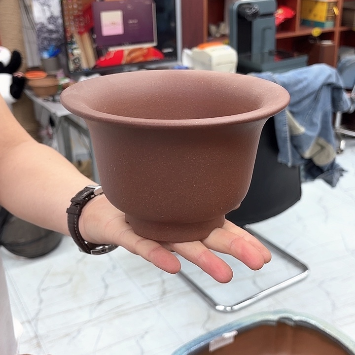 紫砂花盆乌*……紫砂的颜色很好看