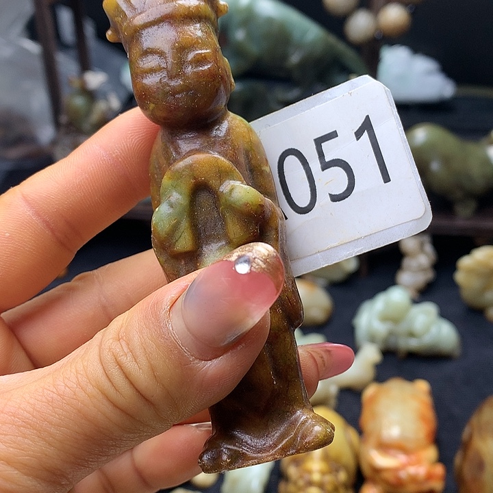 和田玉未镶嵌车挂