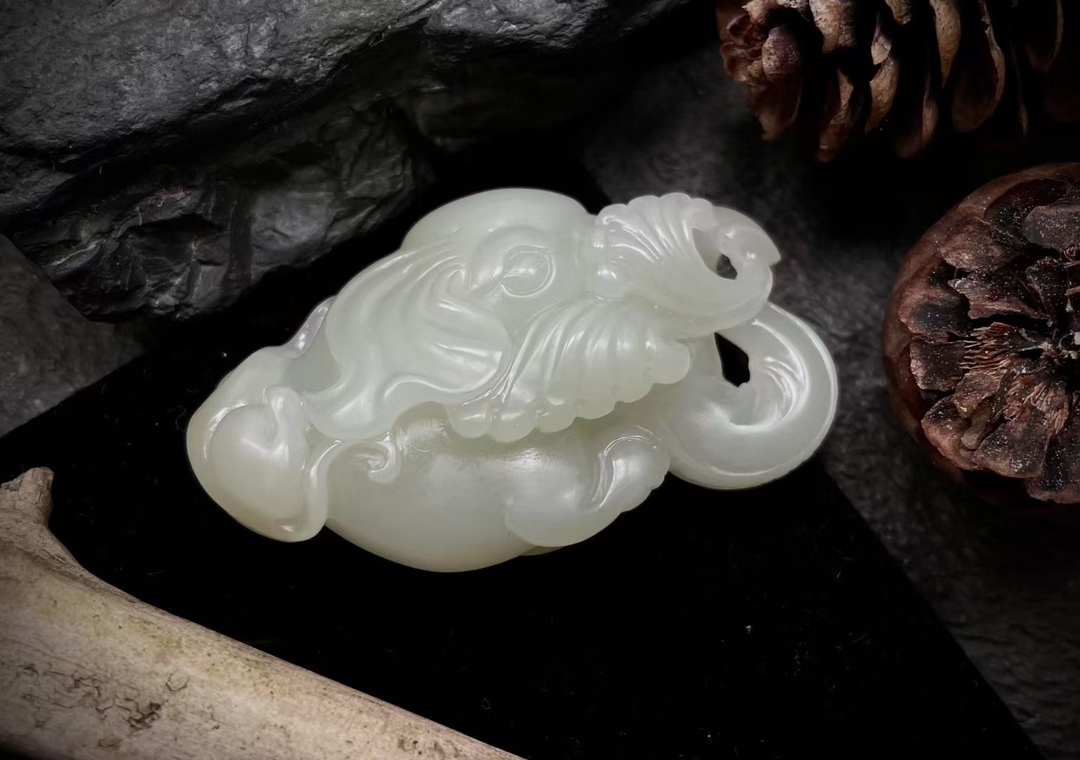 和田玉且末料封侯拜相（微色差）