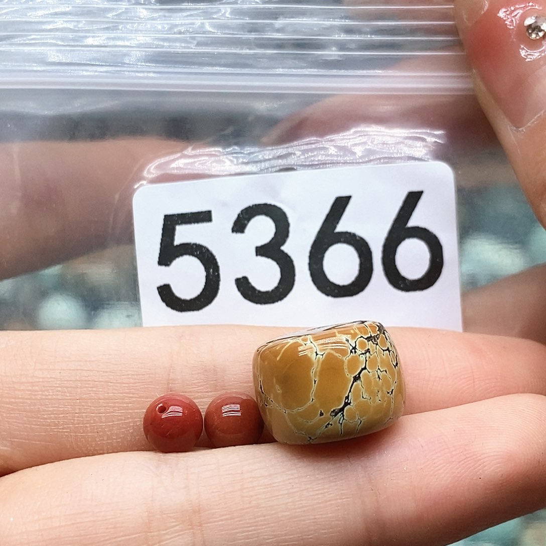 南红玛瑙未镶嵌颈饰