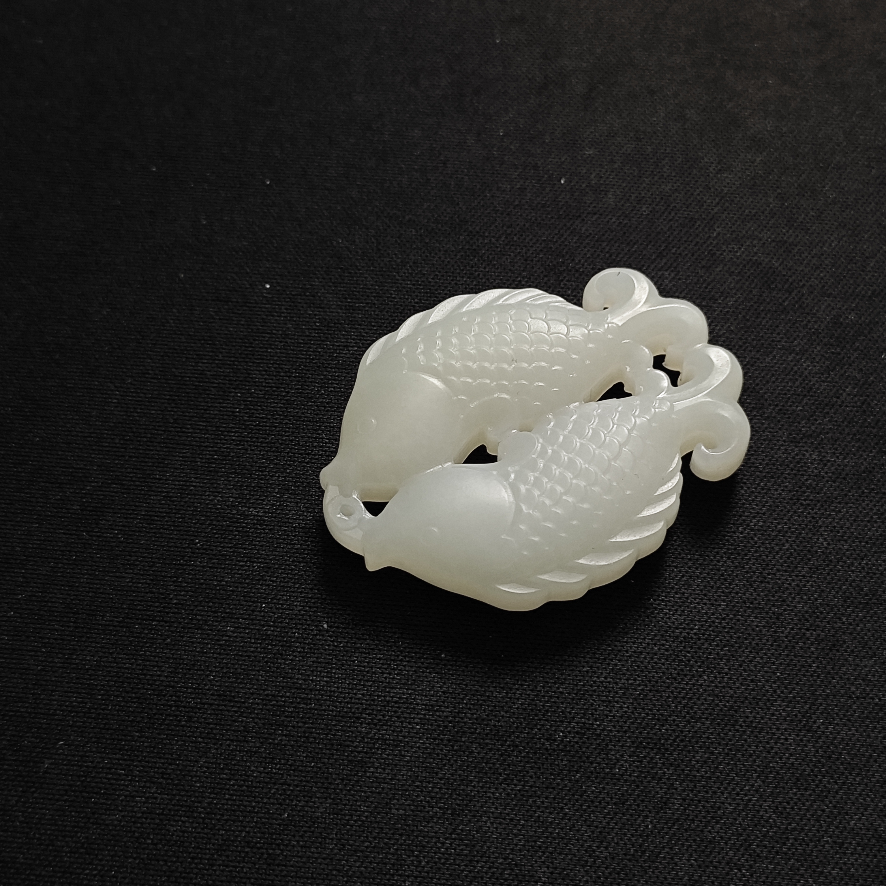 RC01179创汇期和田白玉双鱼吊坠