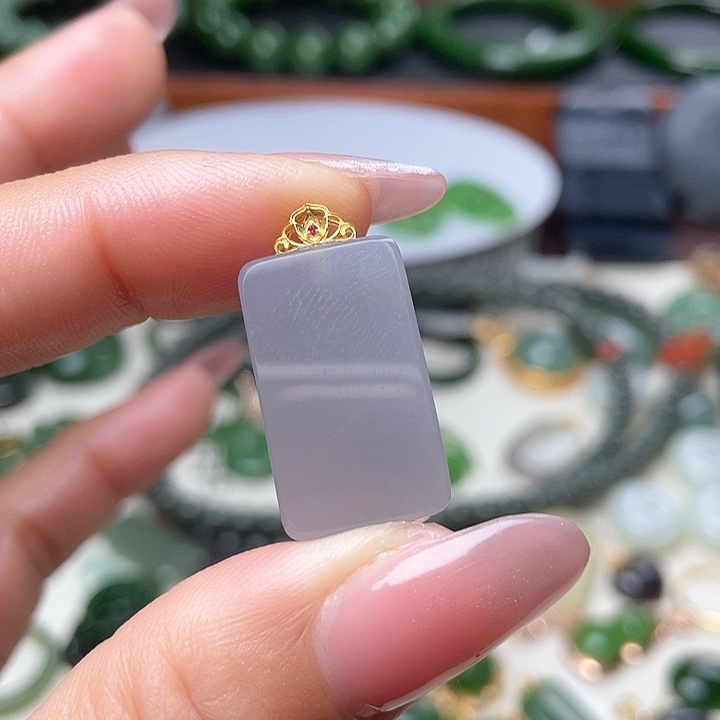 和田玉颈饰18K金镶嵌