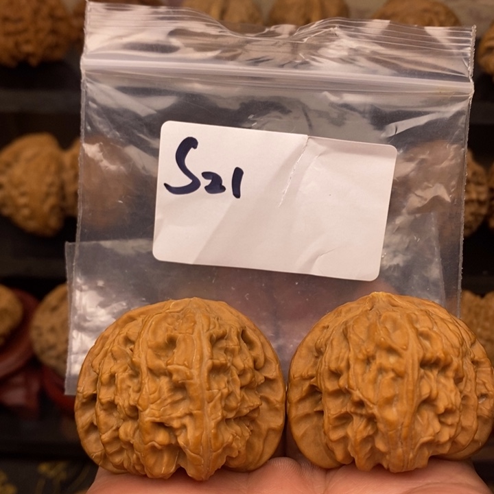 文玩核桃吊坠球白