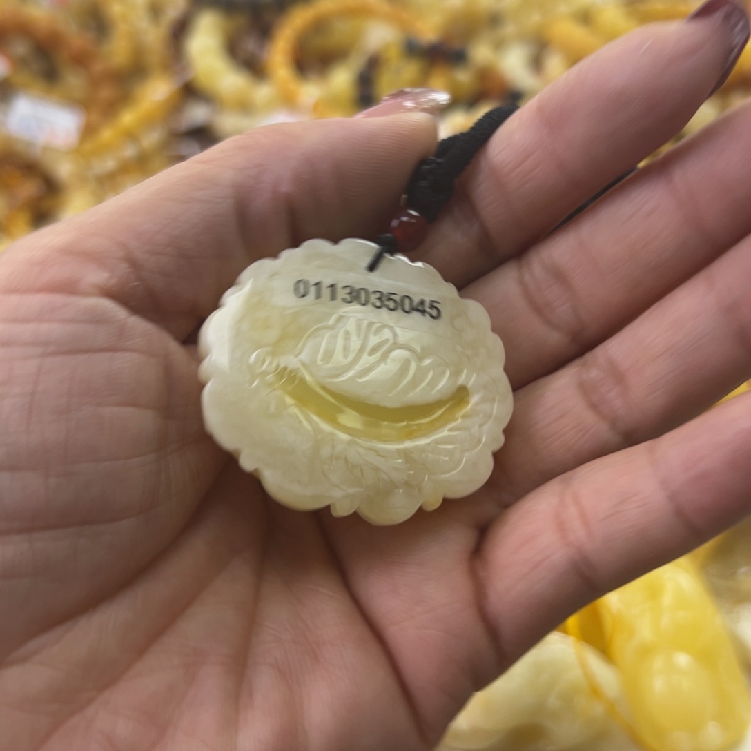 琥珀珠宝奇石未镶嵌