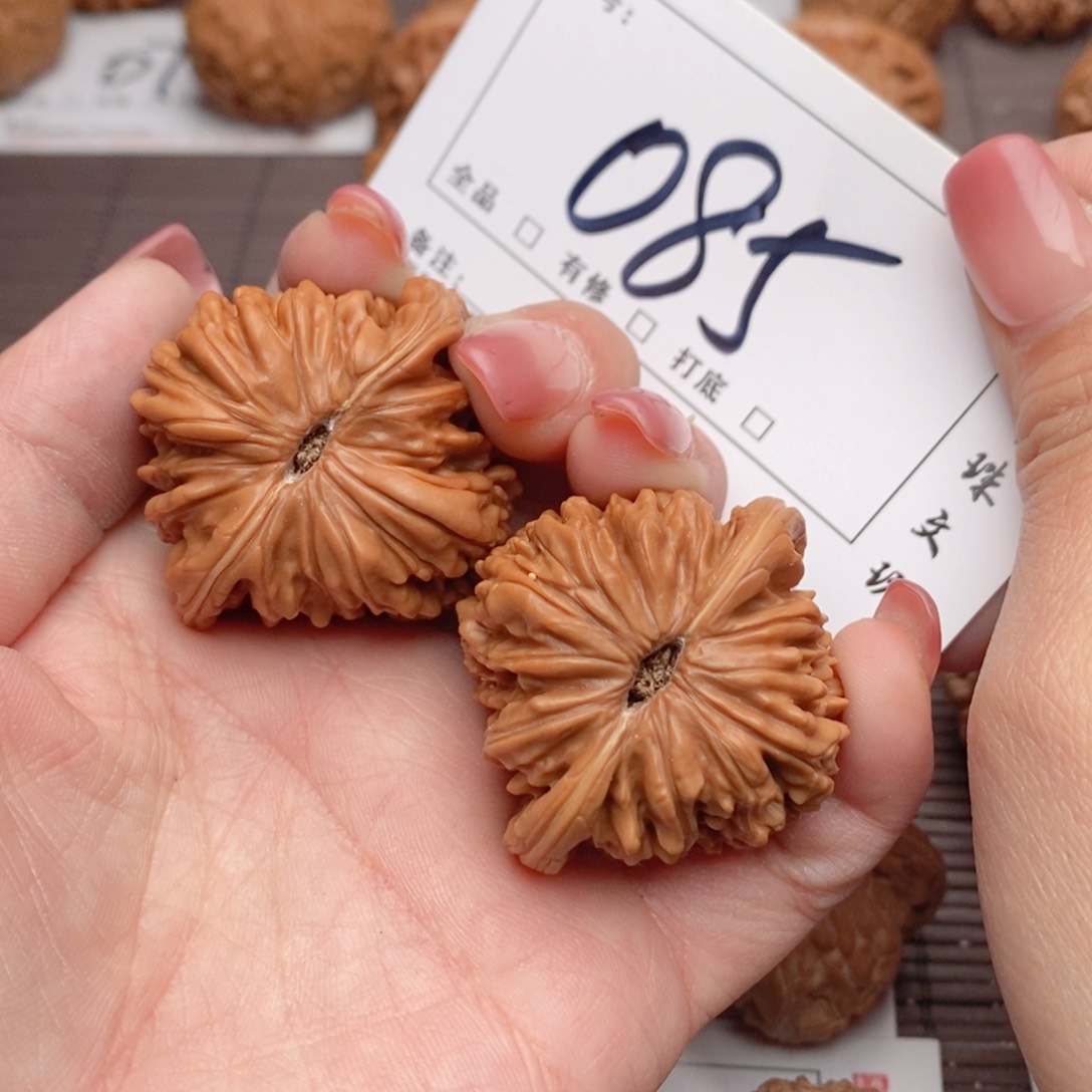 文玩核桃吊坠42楼子085