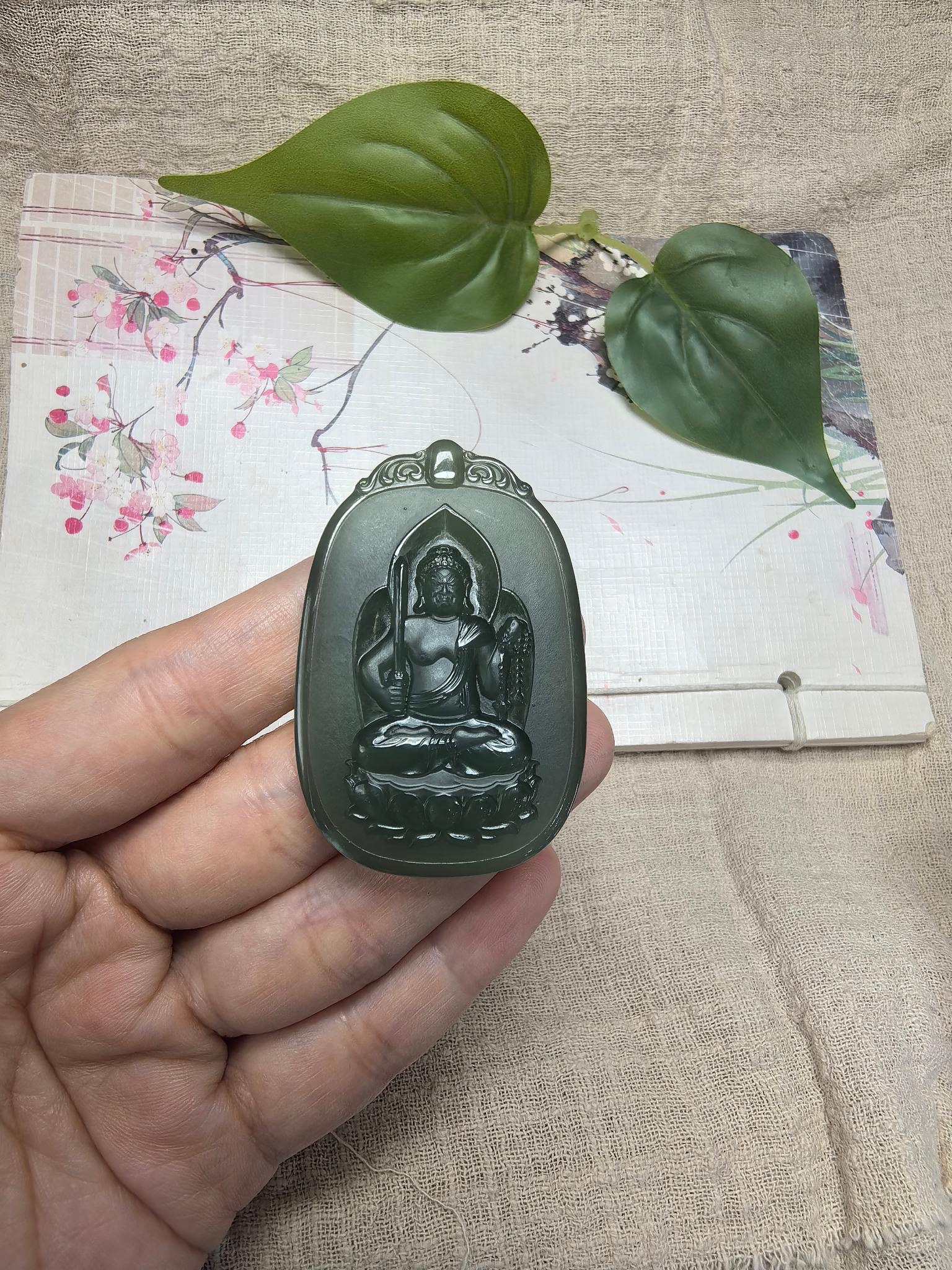 新疆和田玉十二生肖本命佛玉吊坠双面精工男士女士佩戴本命守护神