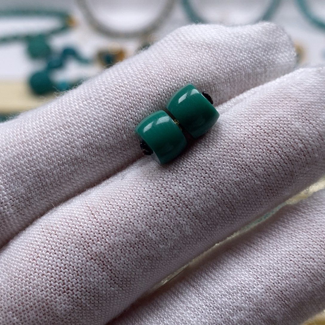 绿松石未镶嵌珠宝奇石直切对珠7.1mm