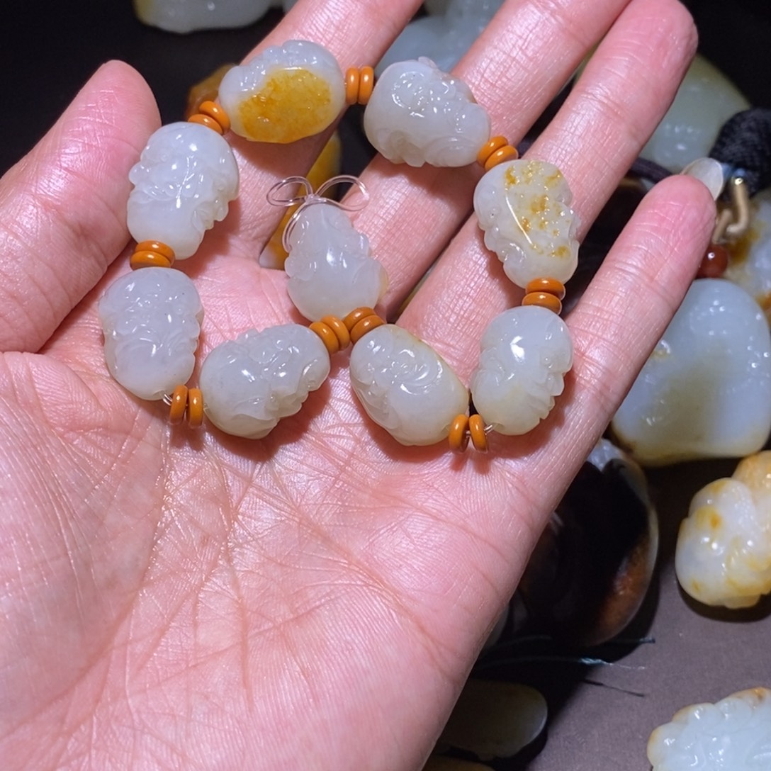 铭***达和田玉未镶嵌颈饰