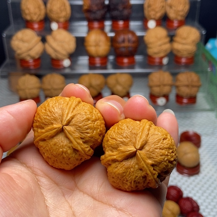 丫***丫文玩核桃把件满天星三棱10