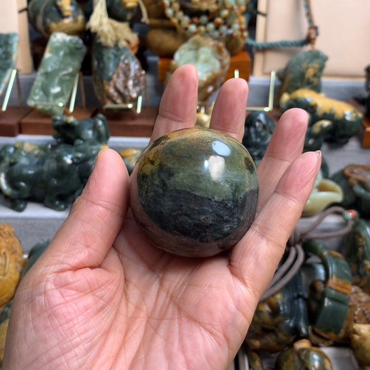 岫岩河磨玉（透闪石质玉）手把件未镶嵌沙**鹰