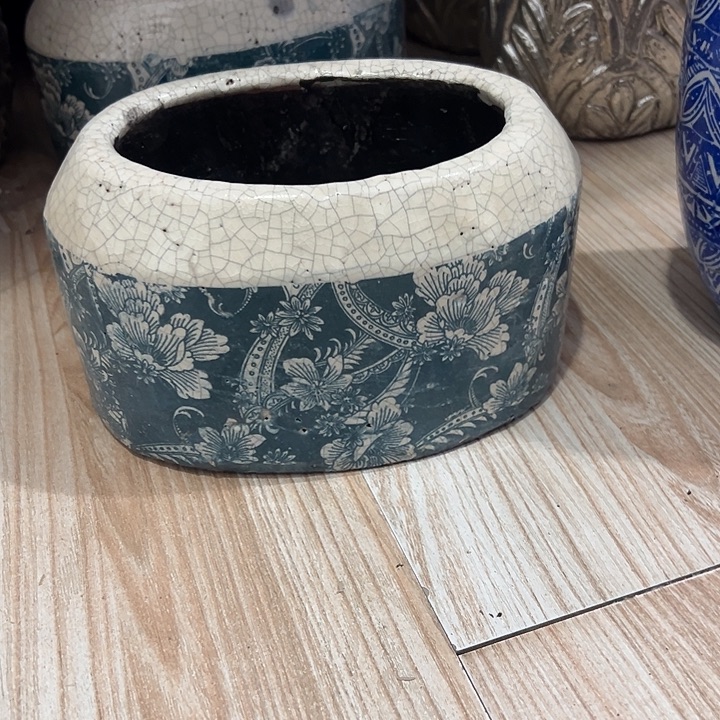 陶瓷陶瓷花盆一只