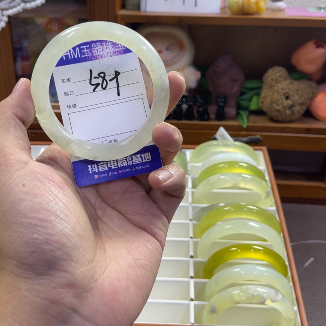 蛇纹石玉未镶嵌手镯440
