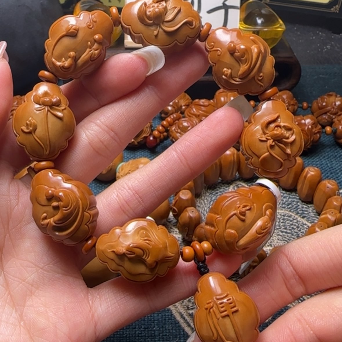 【闪购商品】橄榄核手串荷花无相