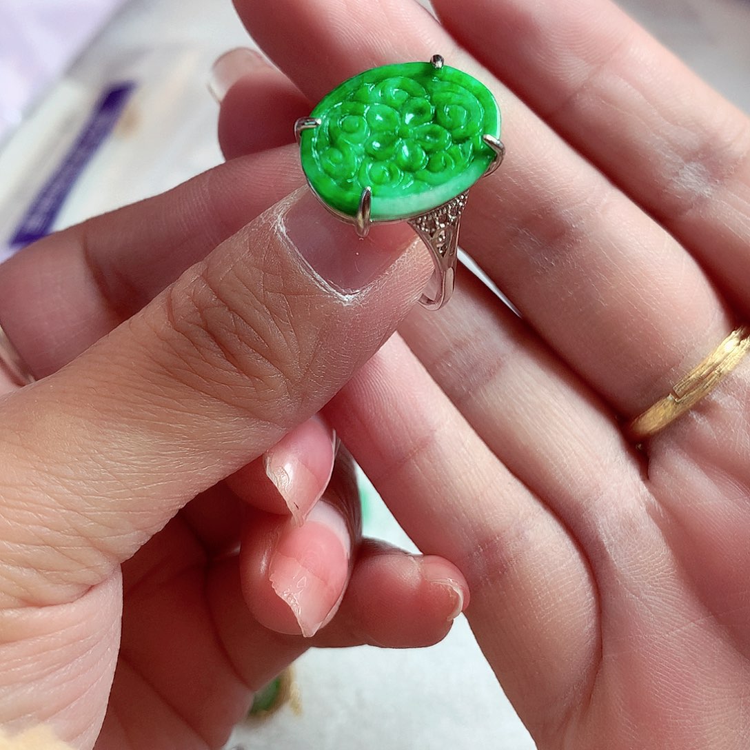 翡翠颈饰银S925镶嵌翡翠