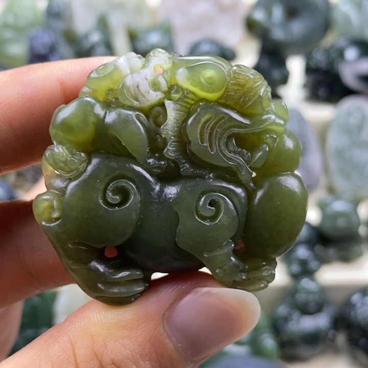 颈饰未镶嵌和田玉