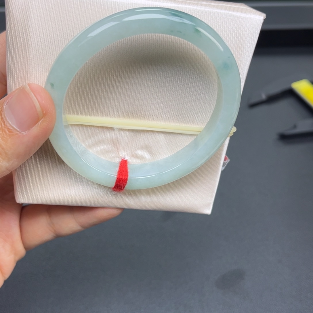 翡翠未镶嵌手镯手镯
