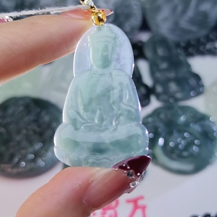 翡翠颈饰未镶嵌天然的A货翡翠多样性发货