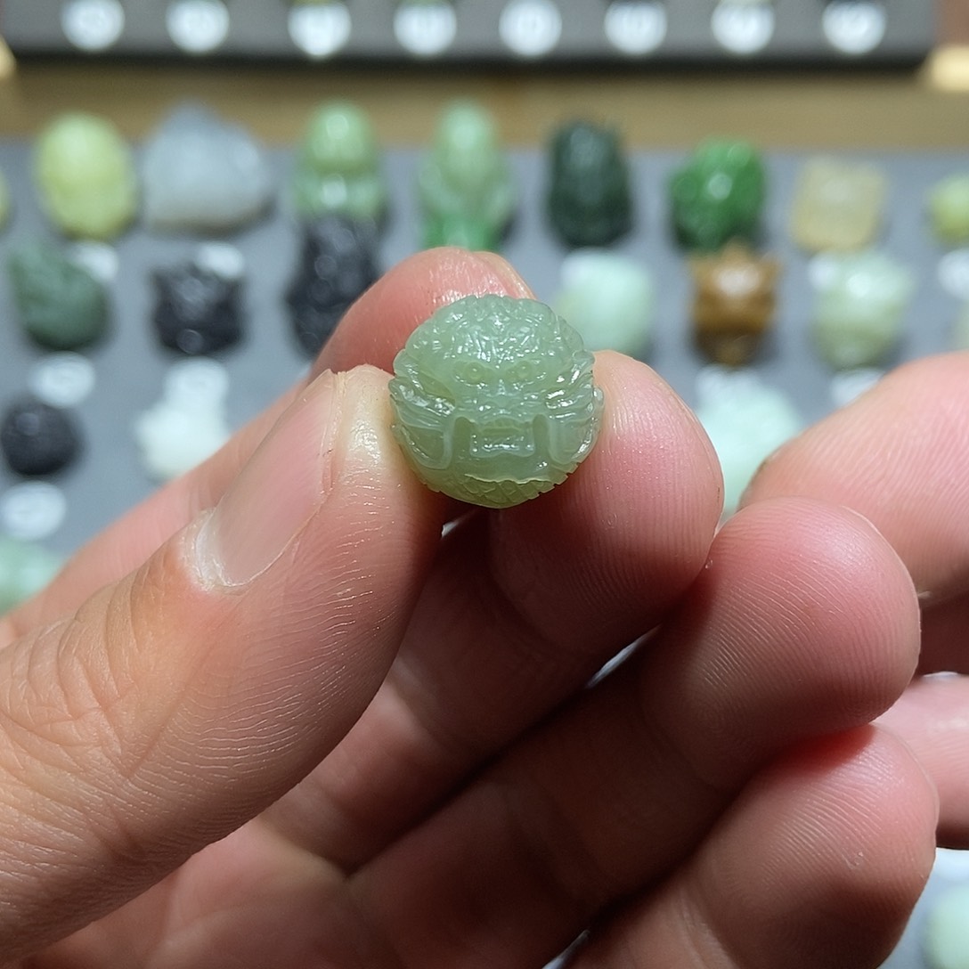 和田玉颈饰未镶嵌定制