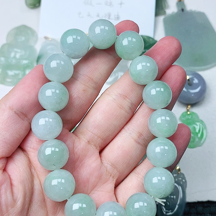 翡翠颈饰未镶嵌翡翠