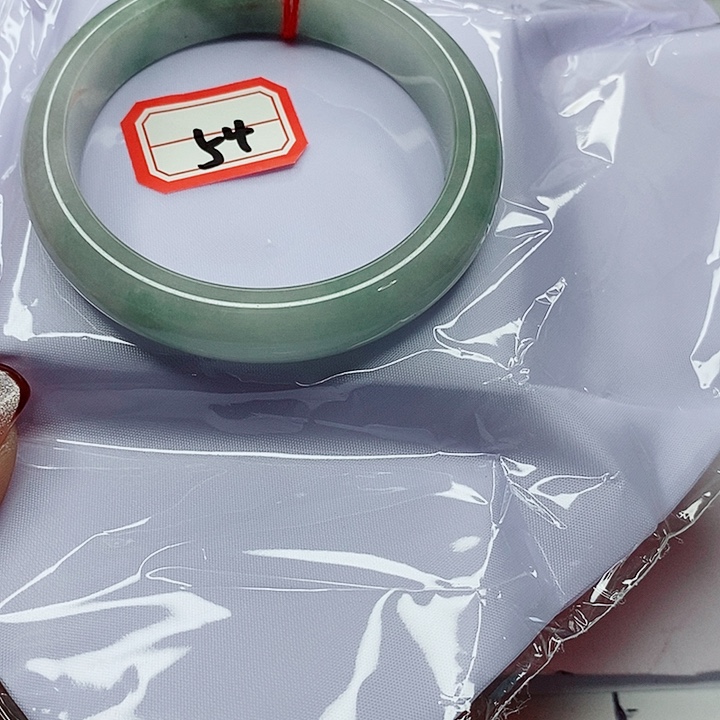 翡翠手镯（圆镯）未镶嵌脆*饼