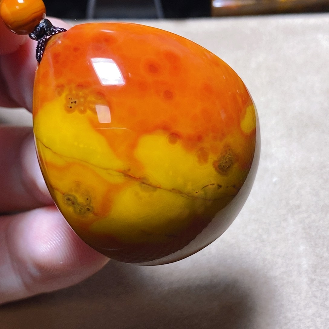 未镶嵌颈饰玛瑙/玉髓诗*