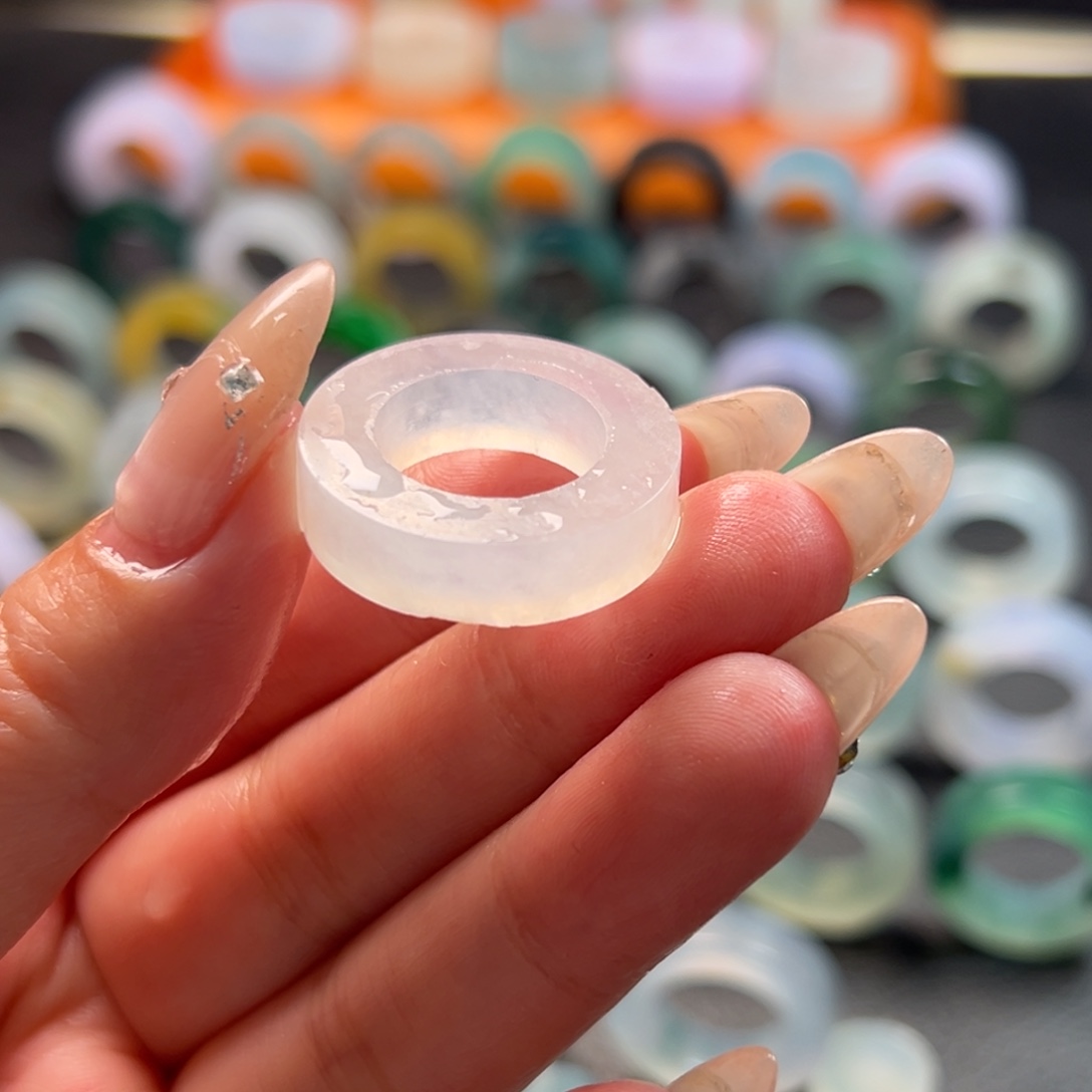 定制翡翠未镶嵌戒指