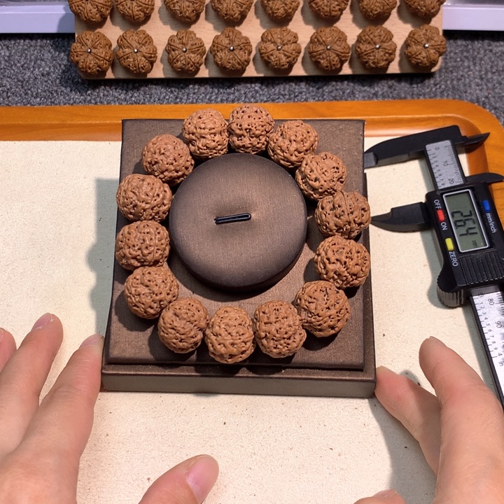 吊坠金刚菩提18号 20满肉梅花