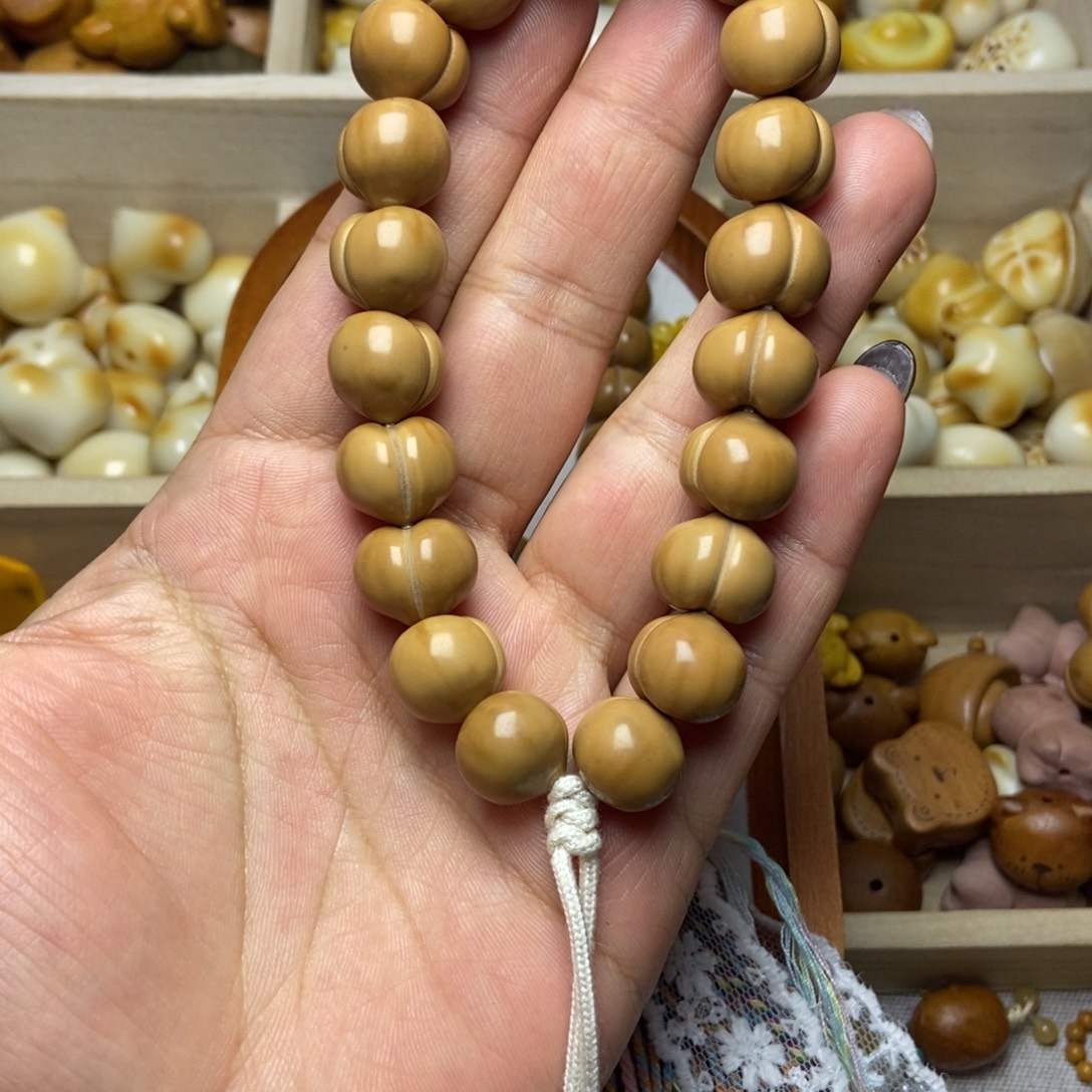 吊坠猴头核桃科技手持微微瑕黑点介意勿拍不退换