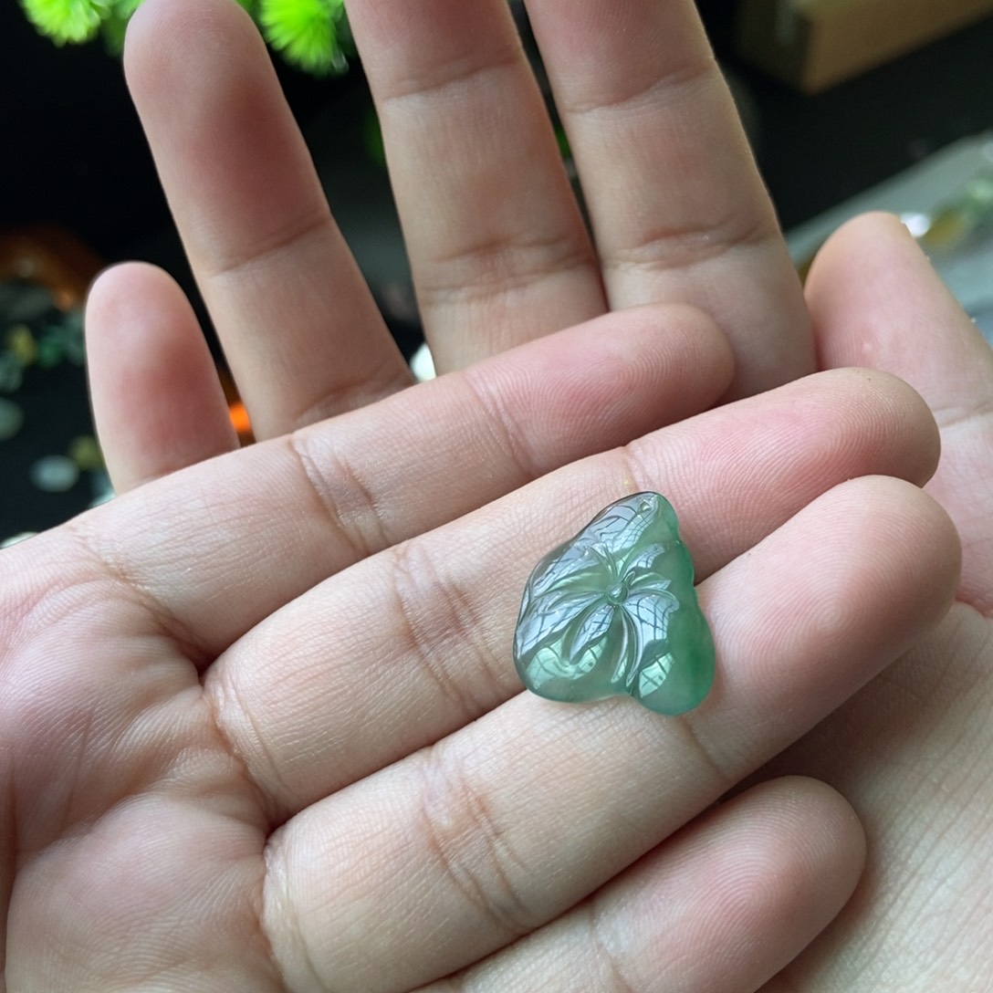 定制翡翠未镶嵌荷叶