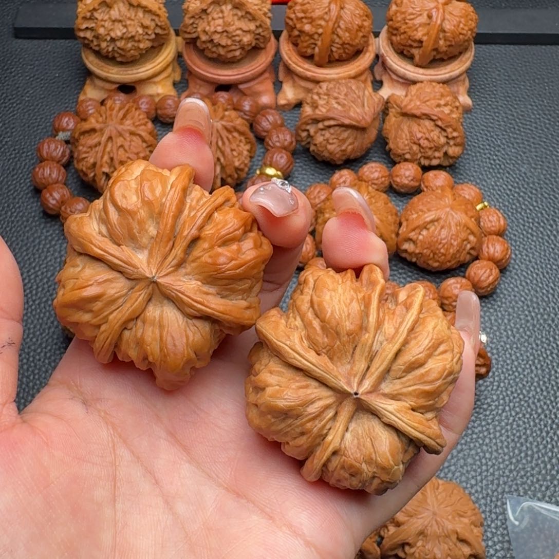 文玩核桃吊坠蛤蟆头五棱，精品配对