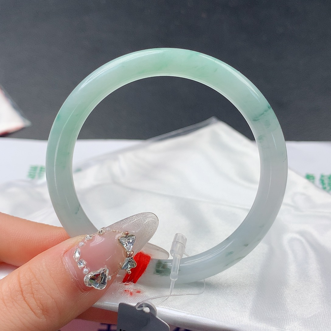 翡翠手镯未镶嵌0017圆51.8