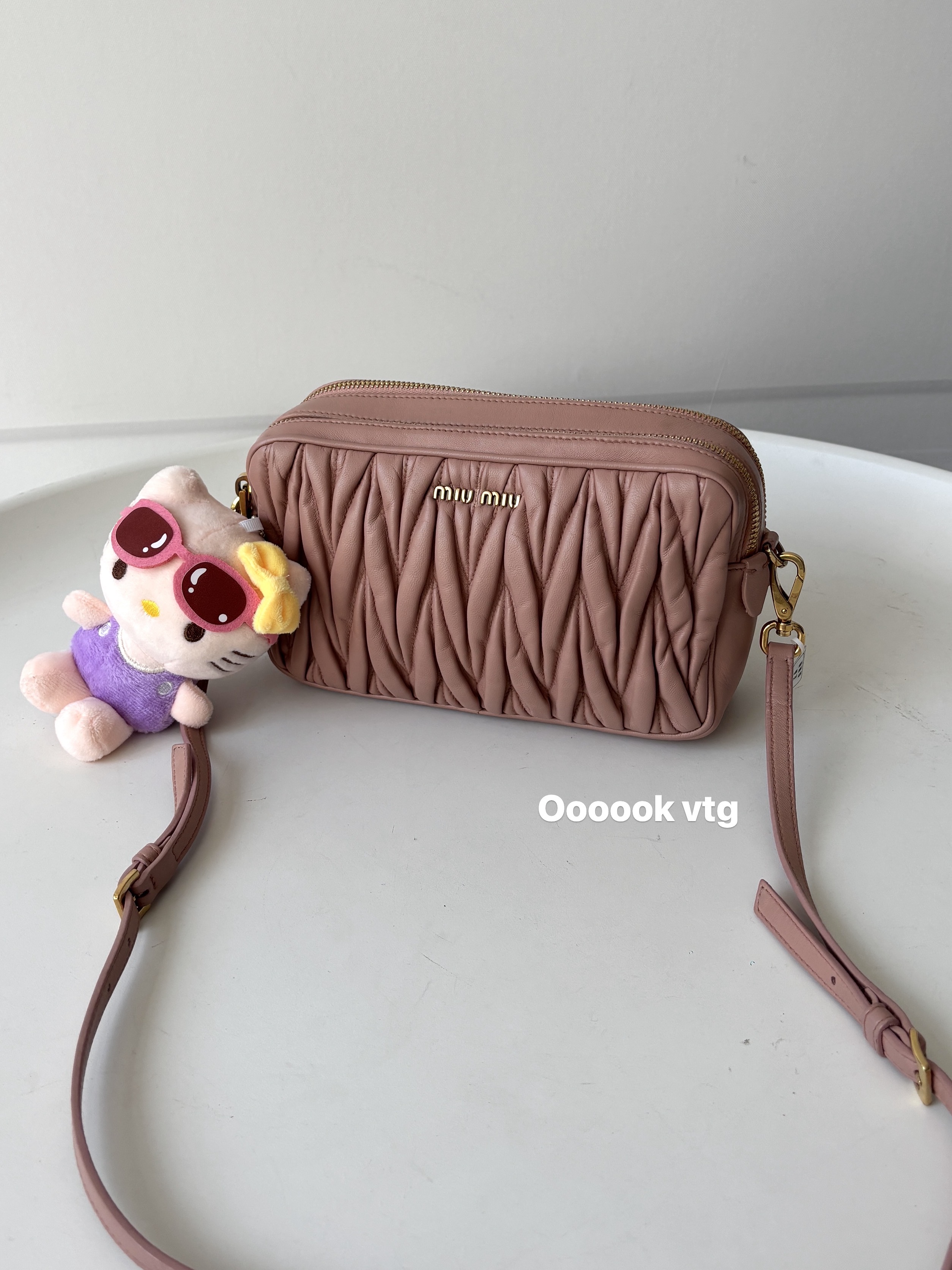 95新 MIU MIU/缪缪 CS6512 MIUMIU粉色单肩包 