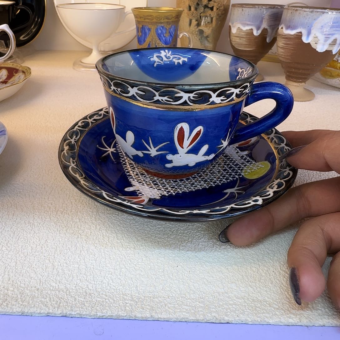 小****瓷片瓷自顾自的一个