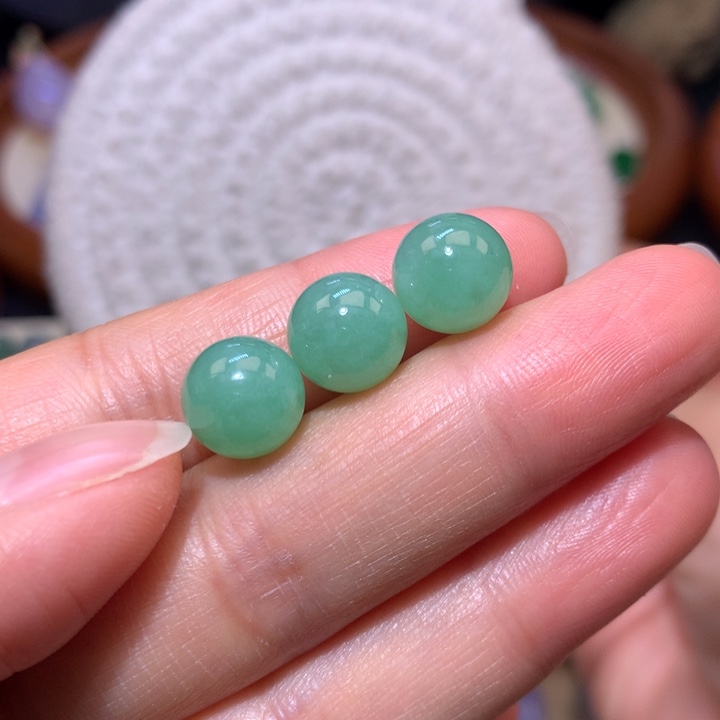 翡翠散珠冰阳绿单珠一颗