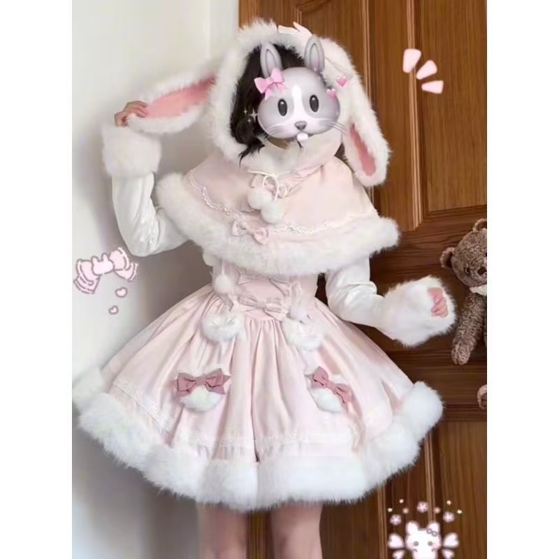 秋冬设计感软糯甜妹玫瑰斗篷外套内搭吊带狗短裙套装高级感秋冬款