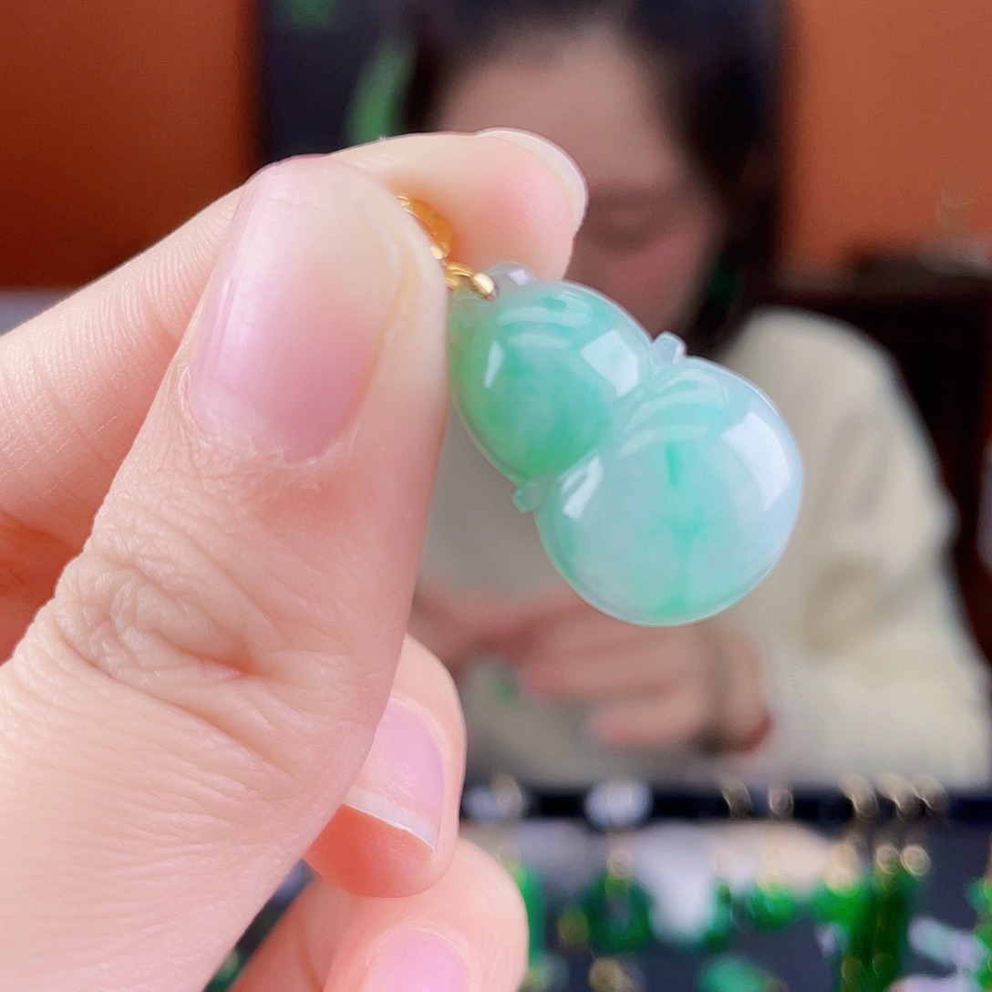 翡翠18K金镶嵌耳饰