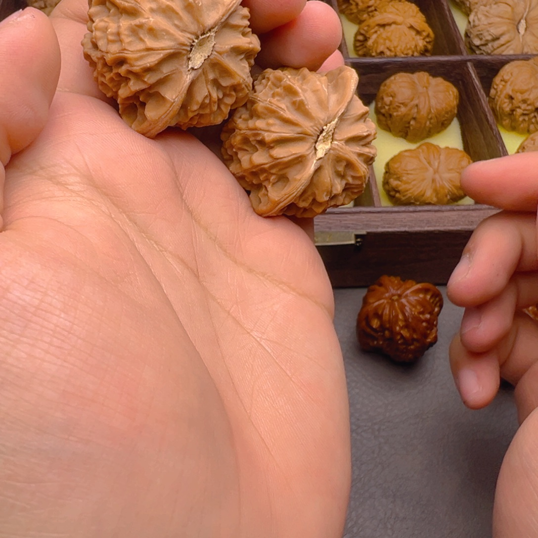 文玩核桃把件40尺宫灯