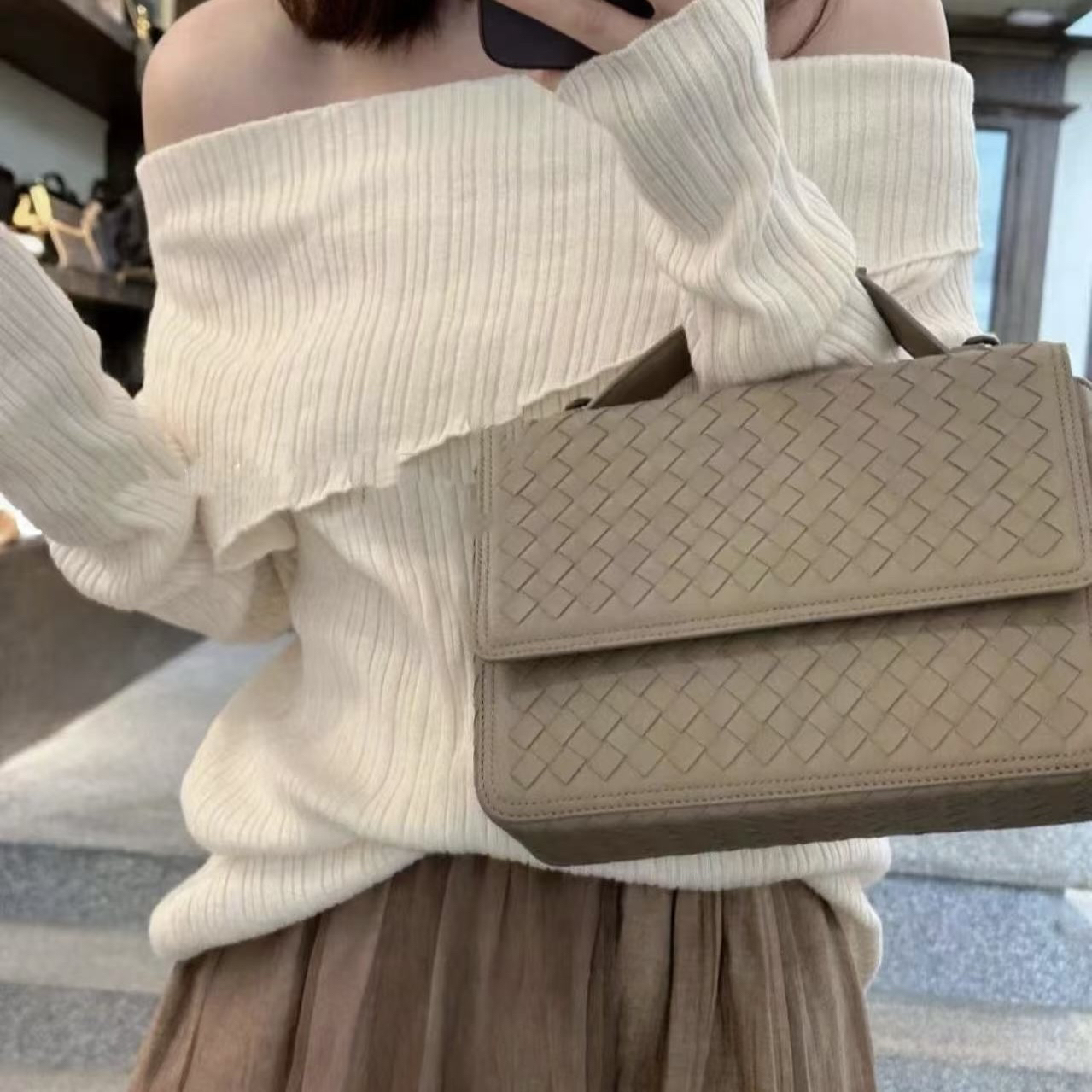 95新 BOTTEGA VENETA/葆蝶家 御古屋/37739/BV 编织邮差包