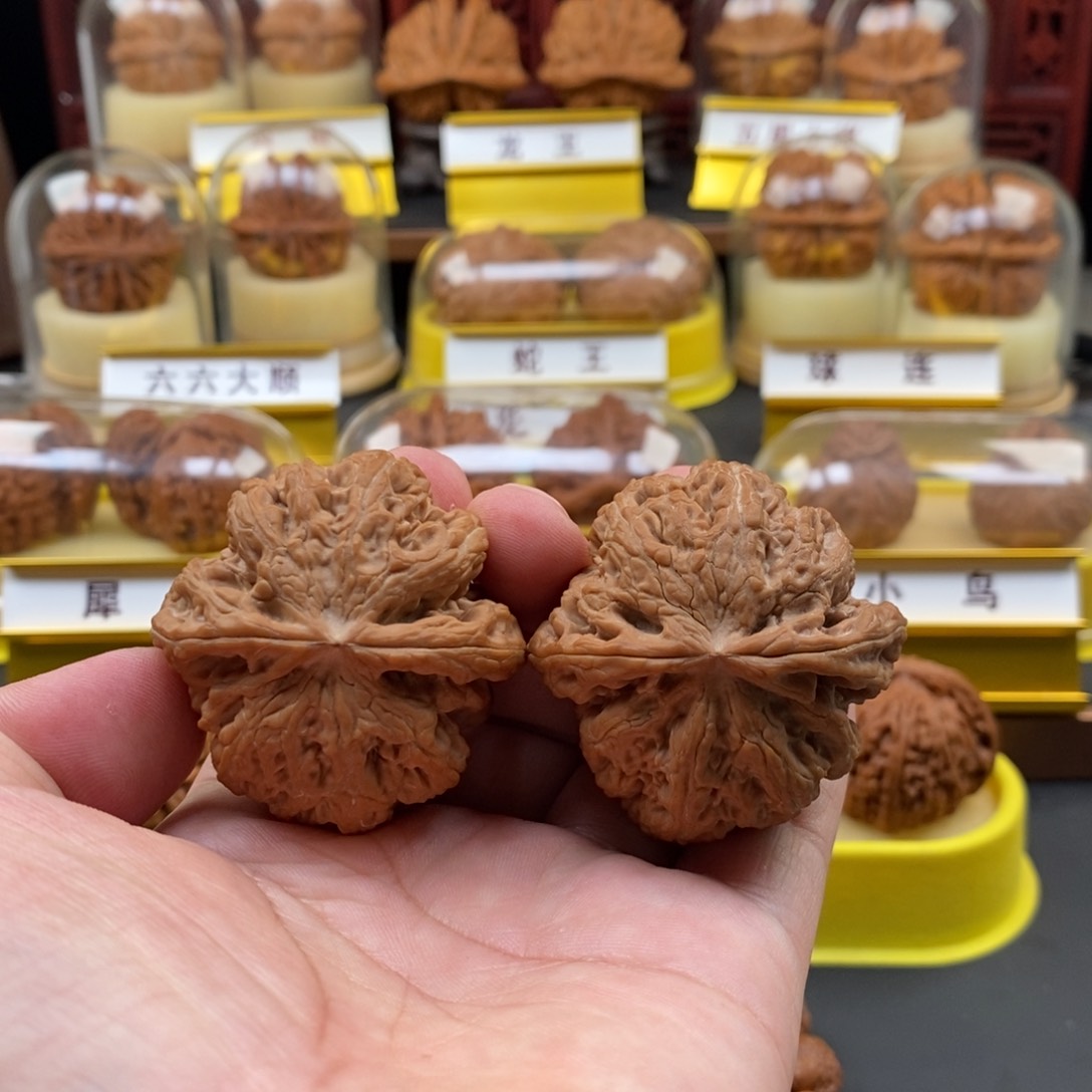 文玩核桃吊坠平谷大粗筋，全品，尺寸46