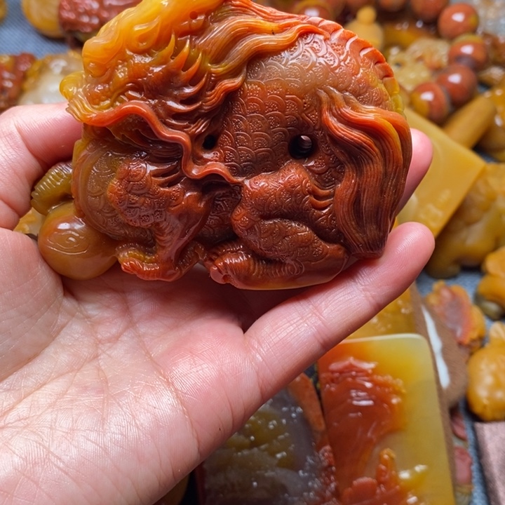 石英质玉（黄龙玉）合金颈饰