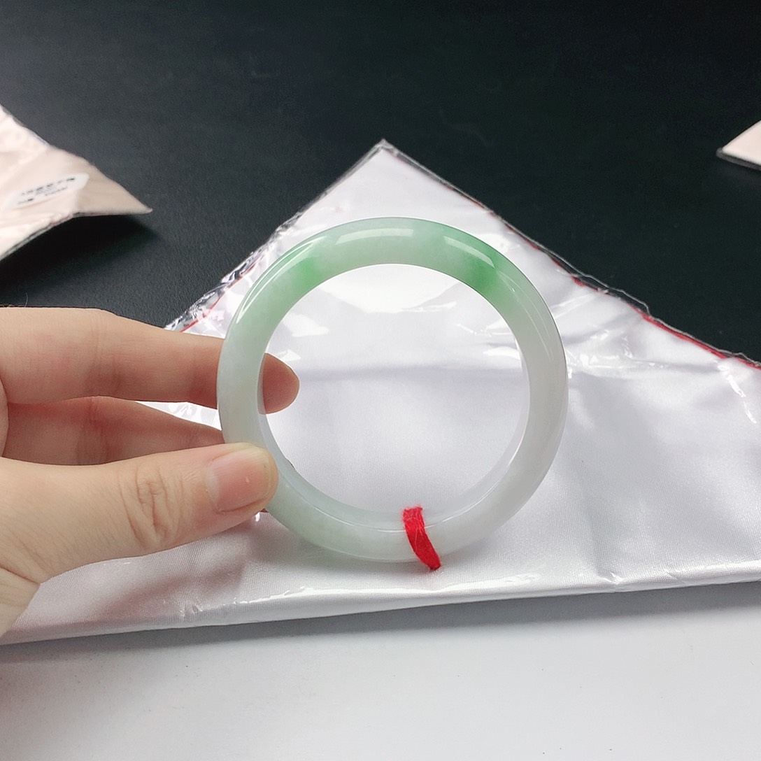 翡翠手镯未镶嵌翡翠401