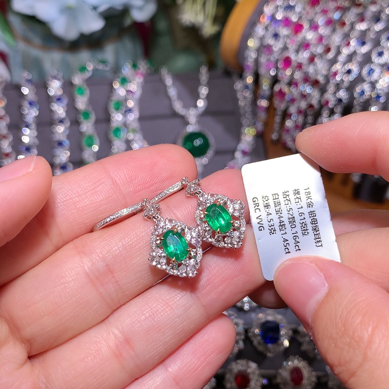 【闪购商品】祖母绿耳钉18K金镶嵌