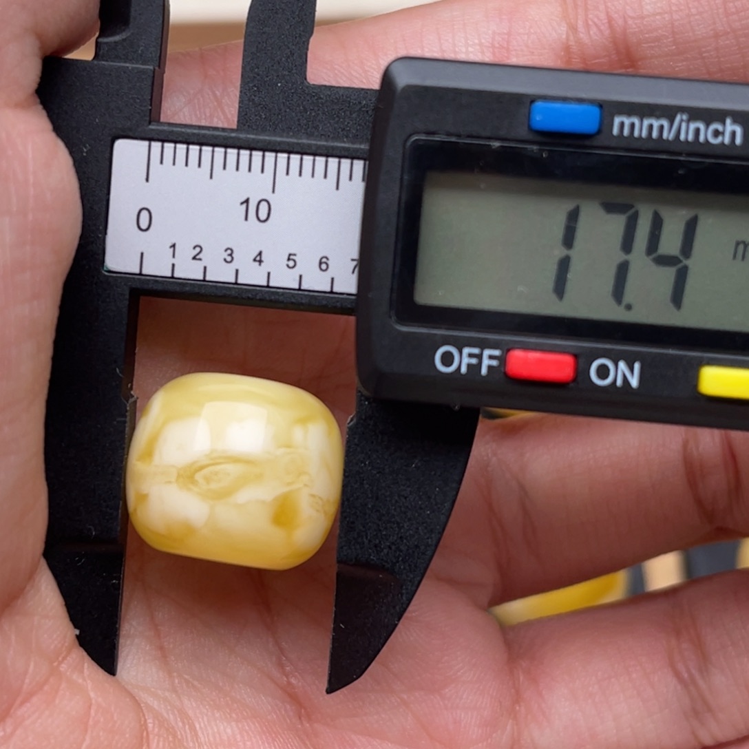 我***格琥珀未镶嵌裸石蜜蜡墩子静