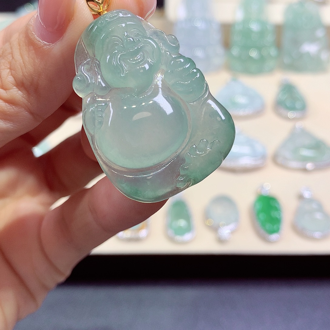 翡翠18K金镶嵌颈饰翡翠