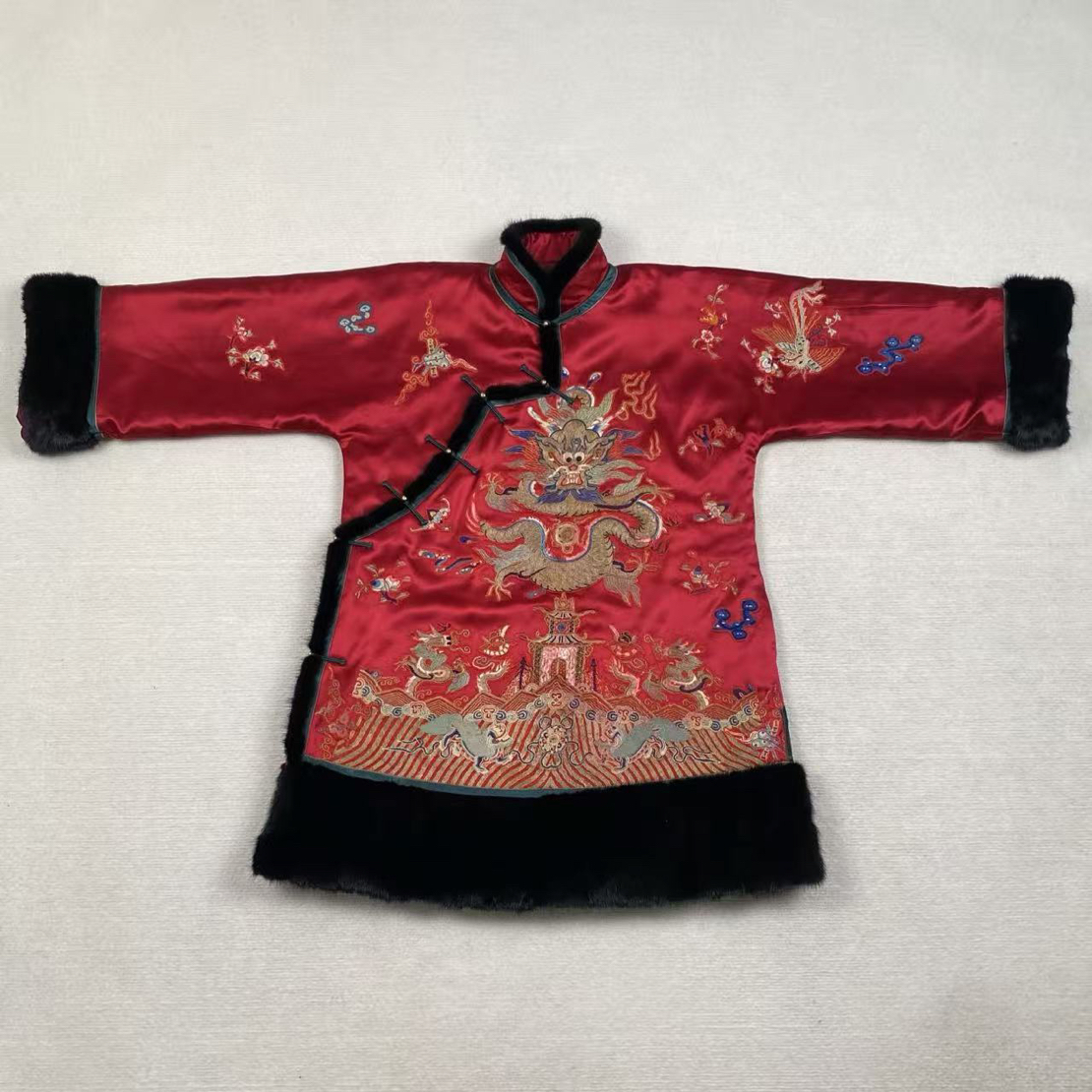 云饰图腾原创新中式国风女装 重工刺绣加厚斜襟外套保暖毛边棉服